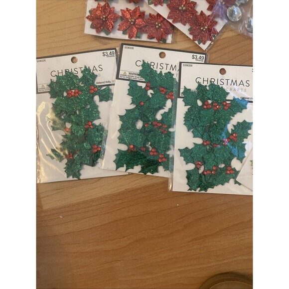 Lot Of Christmas Paper Crafts Poinsettias Holly Leaves Stone Bling Scrapbooking - Picture 2 of 5